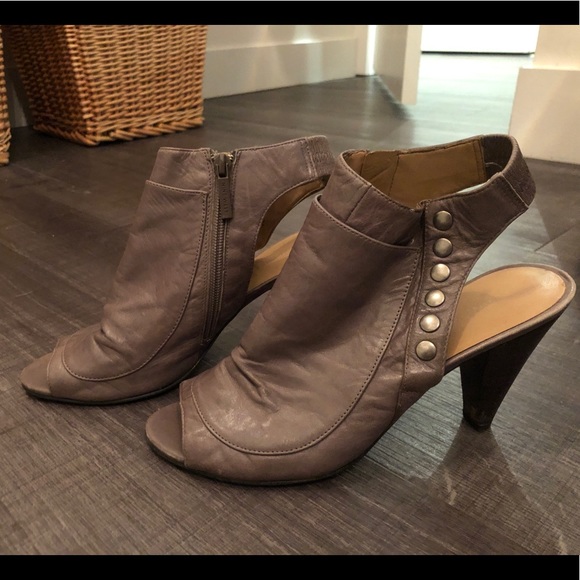 Heels - Picture 2 of 5